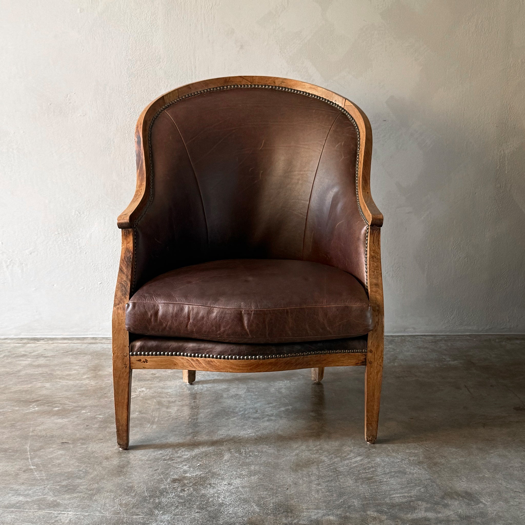 Duchesse Chairs With Ottoman