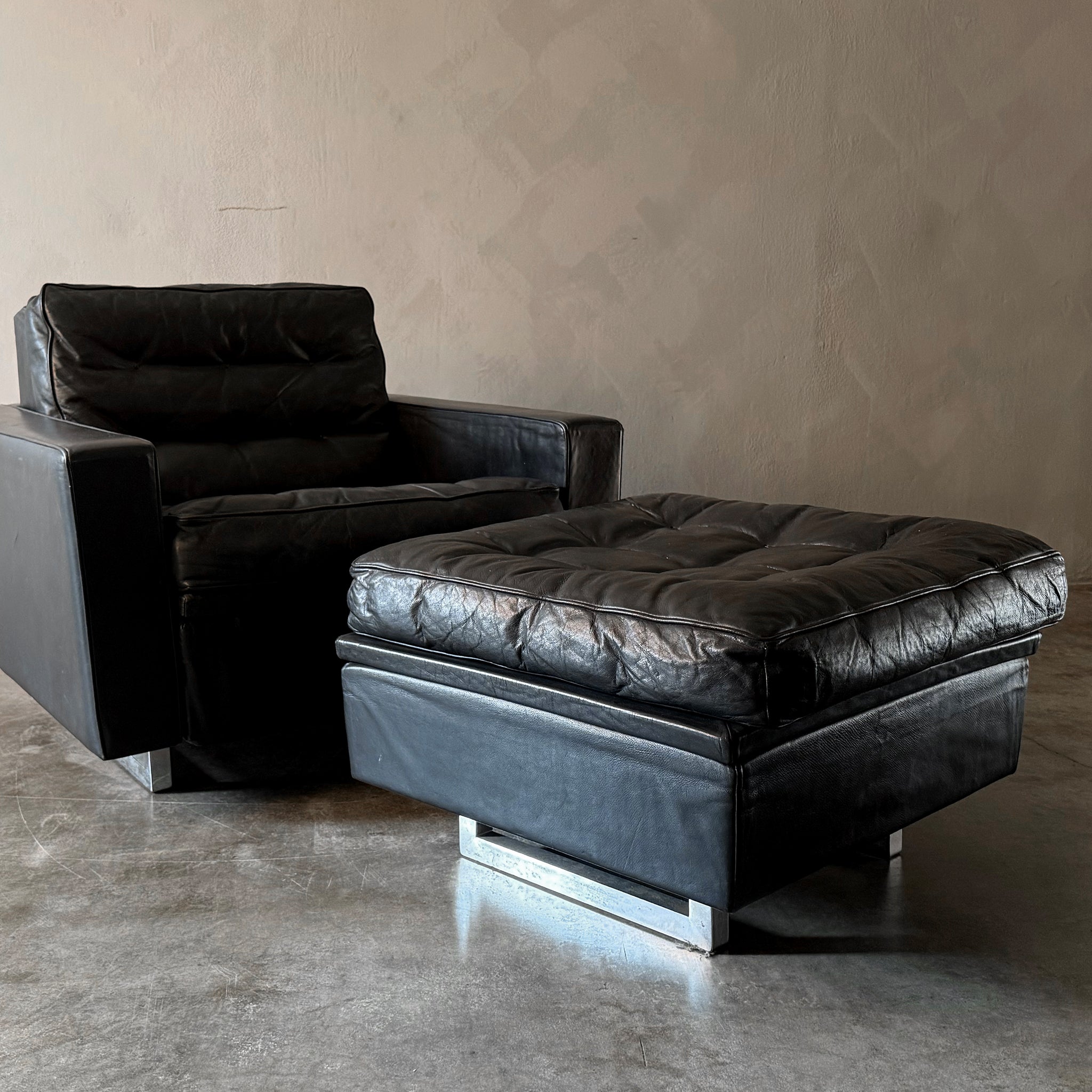 Lounge Chair & Ottoman