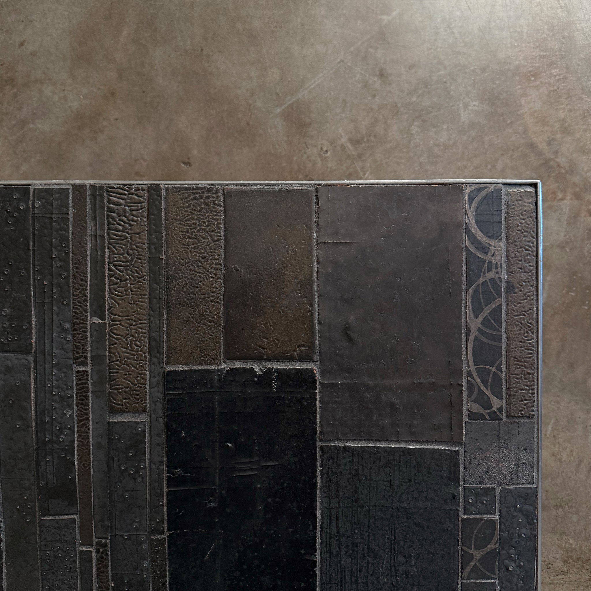 Amphora Ceramic Table