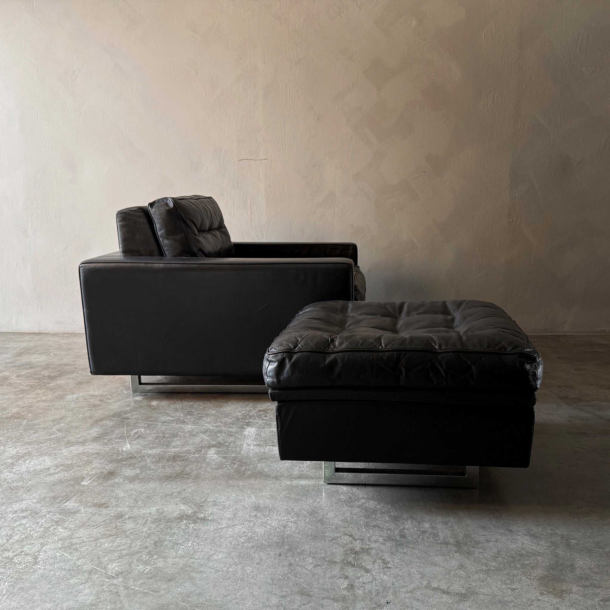 Lounge Chair & Ottoman