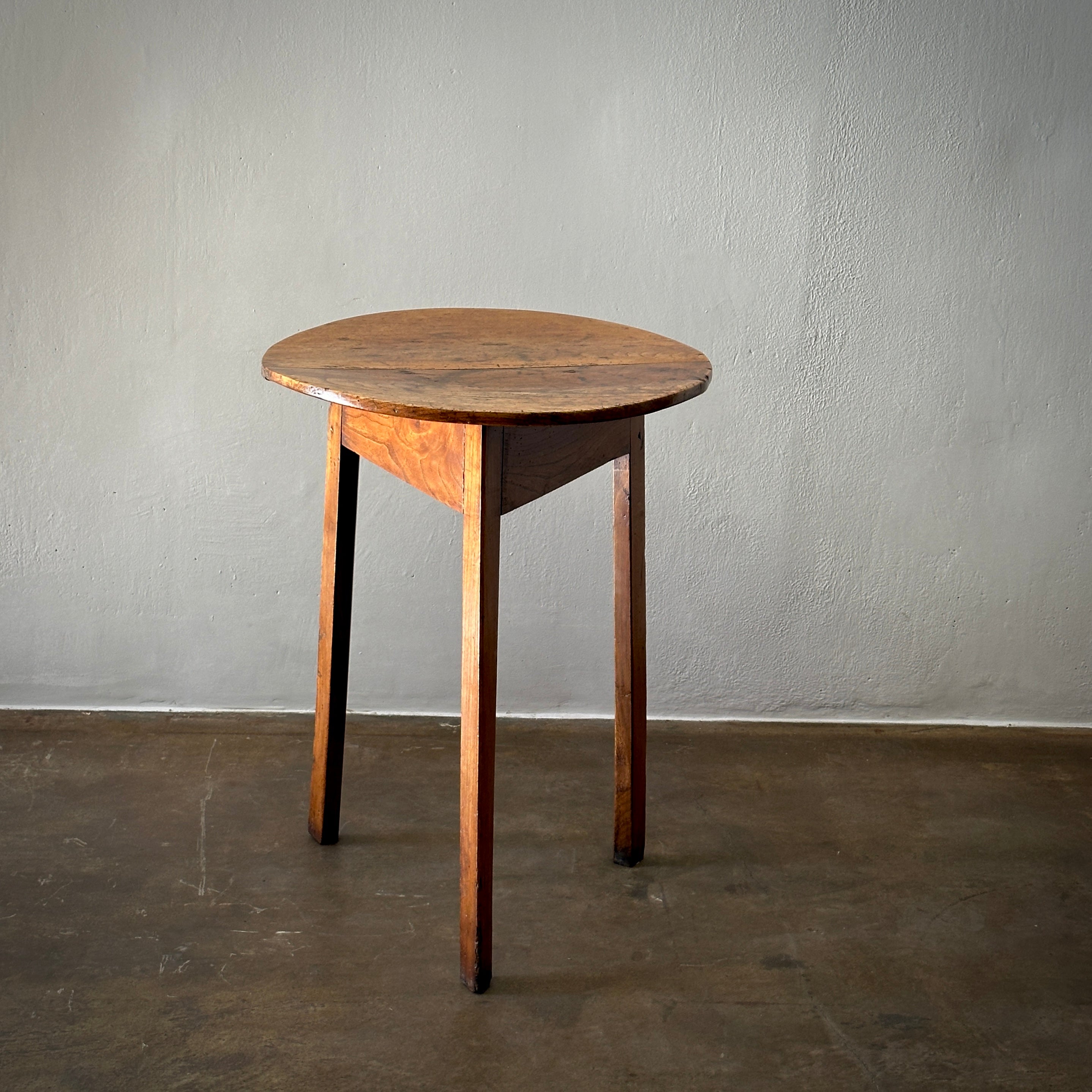 Small English Cricket Table