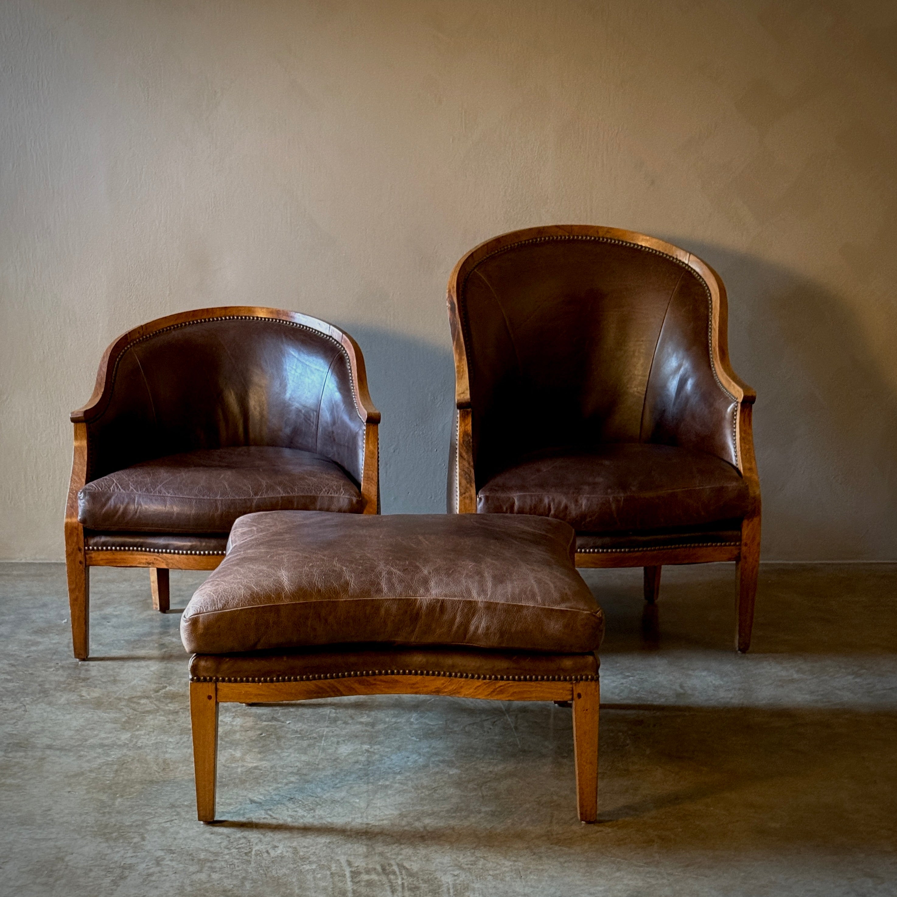 Duchesse Chairs With Ottoman