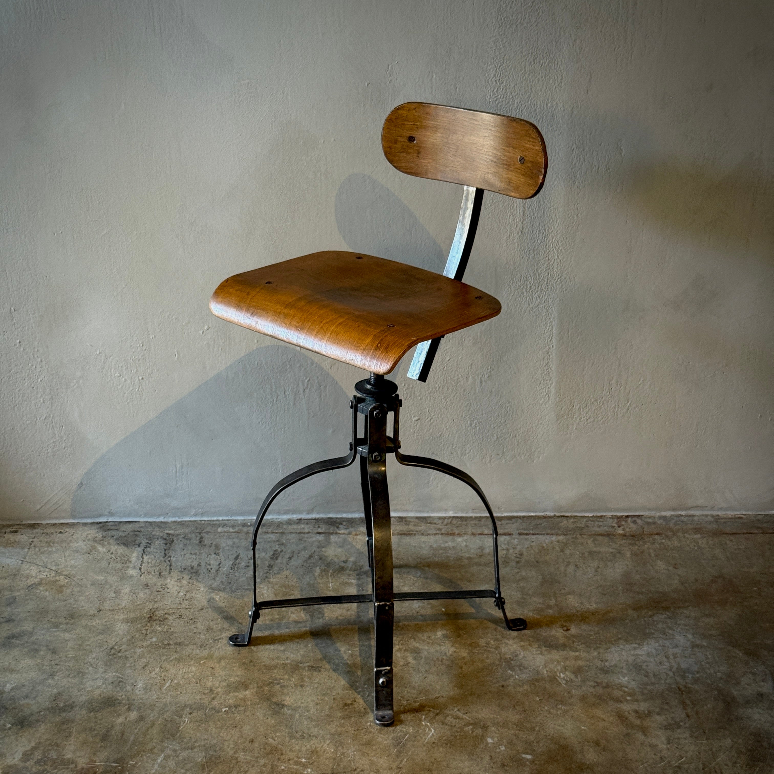 Adjustable Swivel Chair