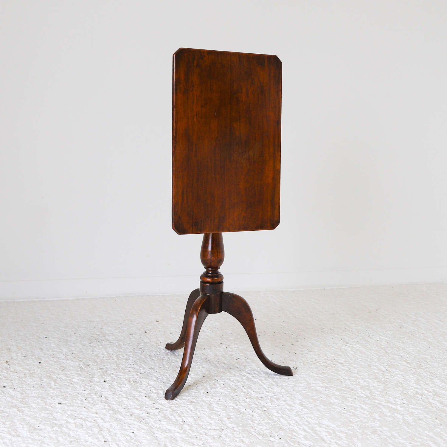 Tilt-top Table