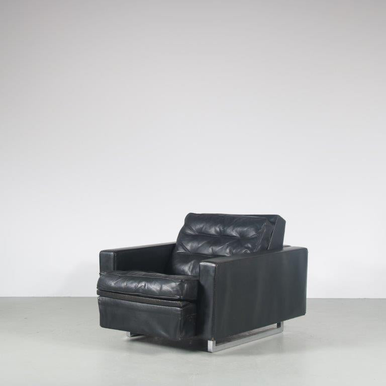 Lounge Chair & Ottoman