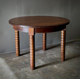Round Table