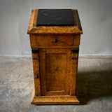 PEDESTAL STAND