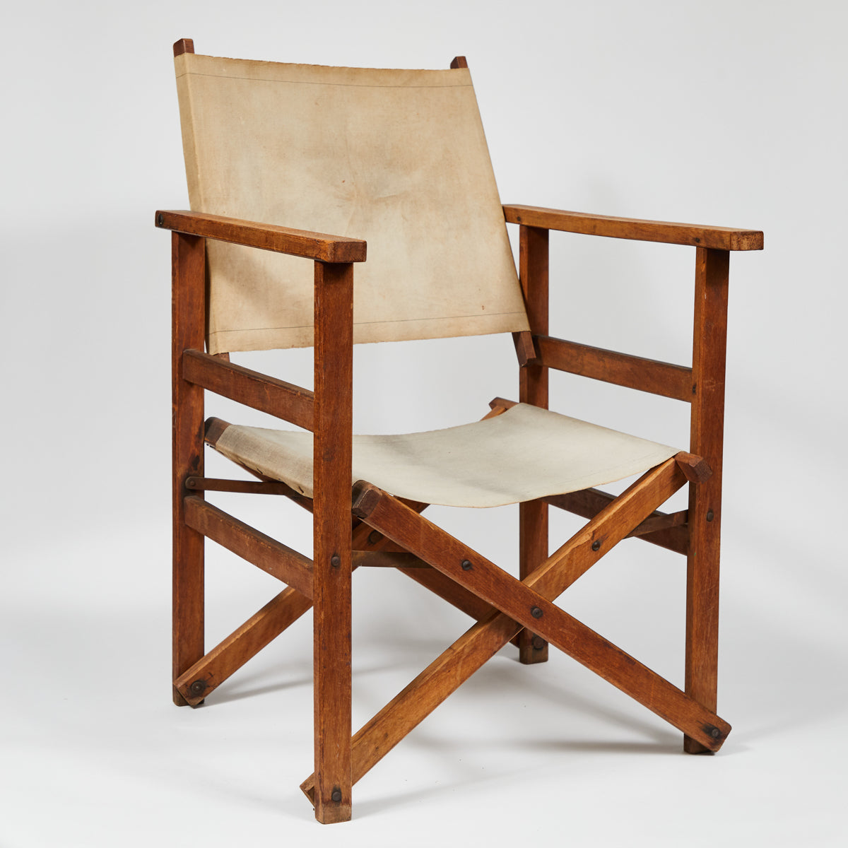 FOLDING CHAIR