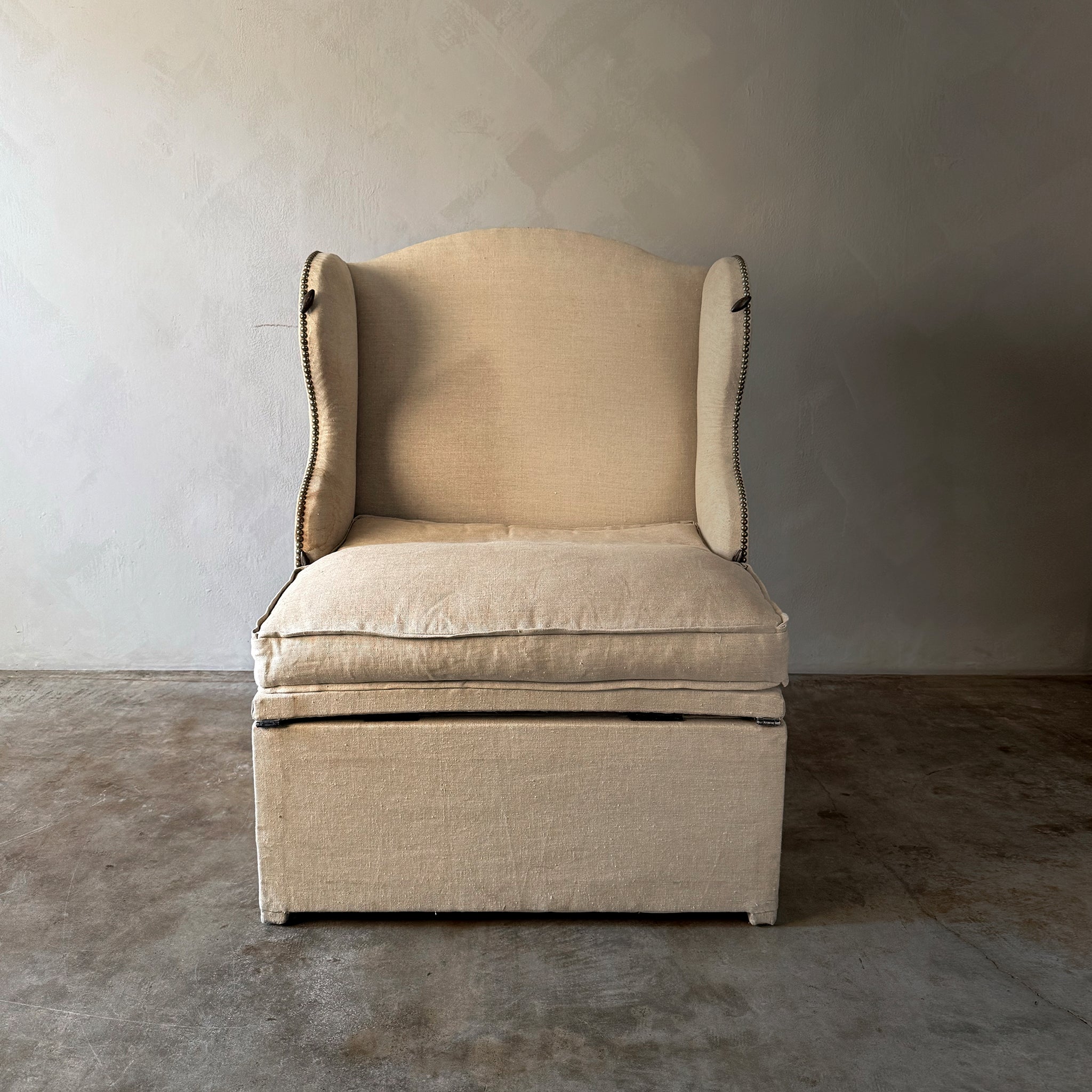 UNFOLDING CHAIR - BED