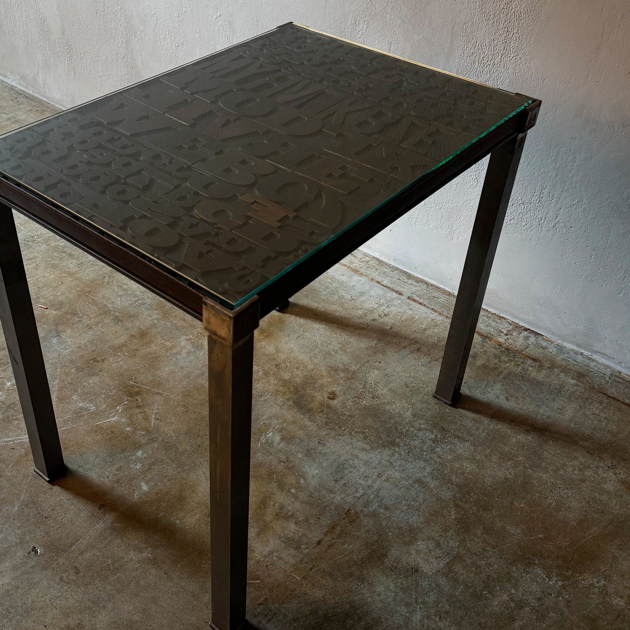 METAL TABLE