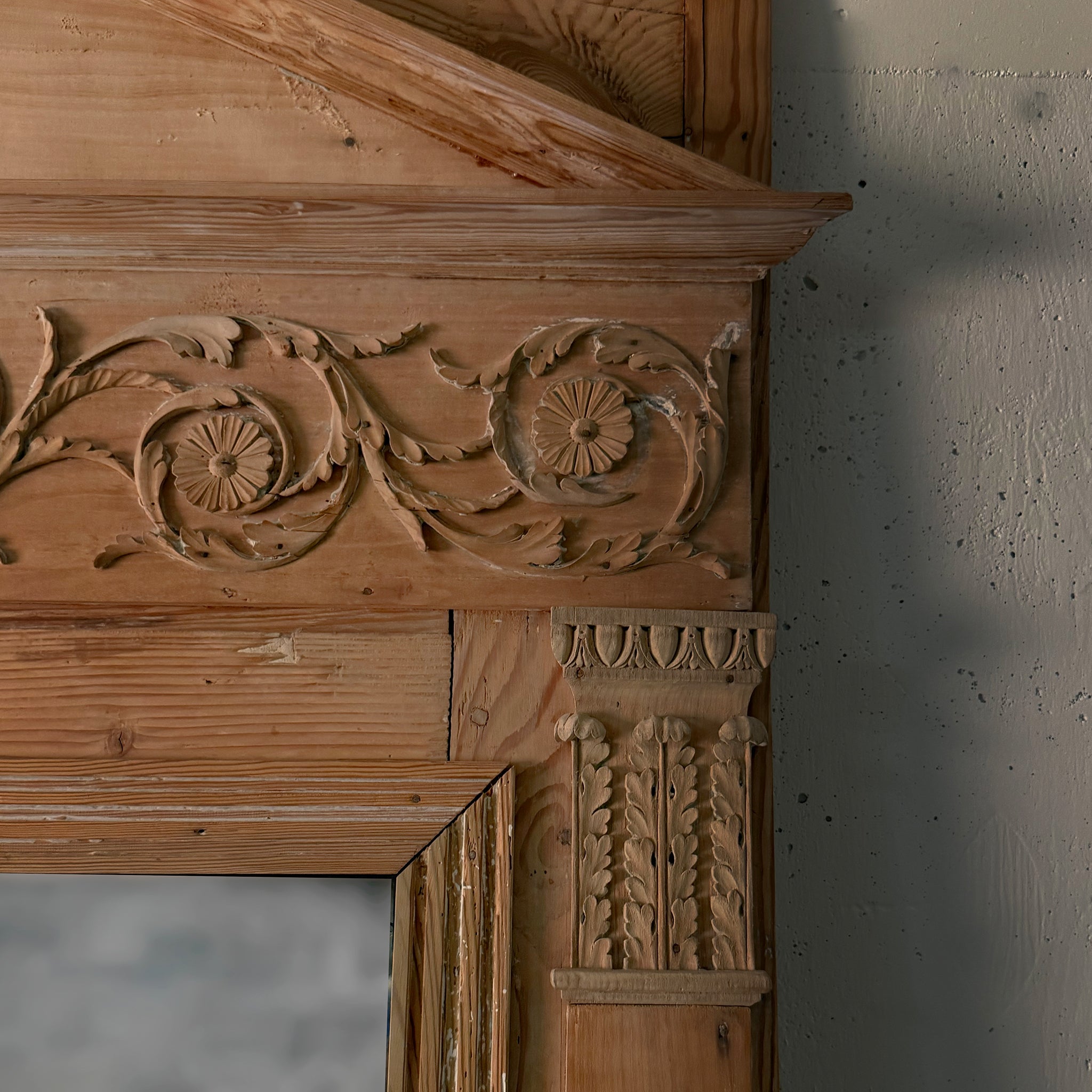 ヨーロッパ　ダンネッカー　ブロンズ　アールデコ　ミッドセンチュリー　アンティーク 19th Century French Empire Pine Mirror with Neoclassical Pediment Top