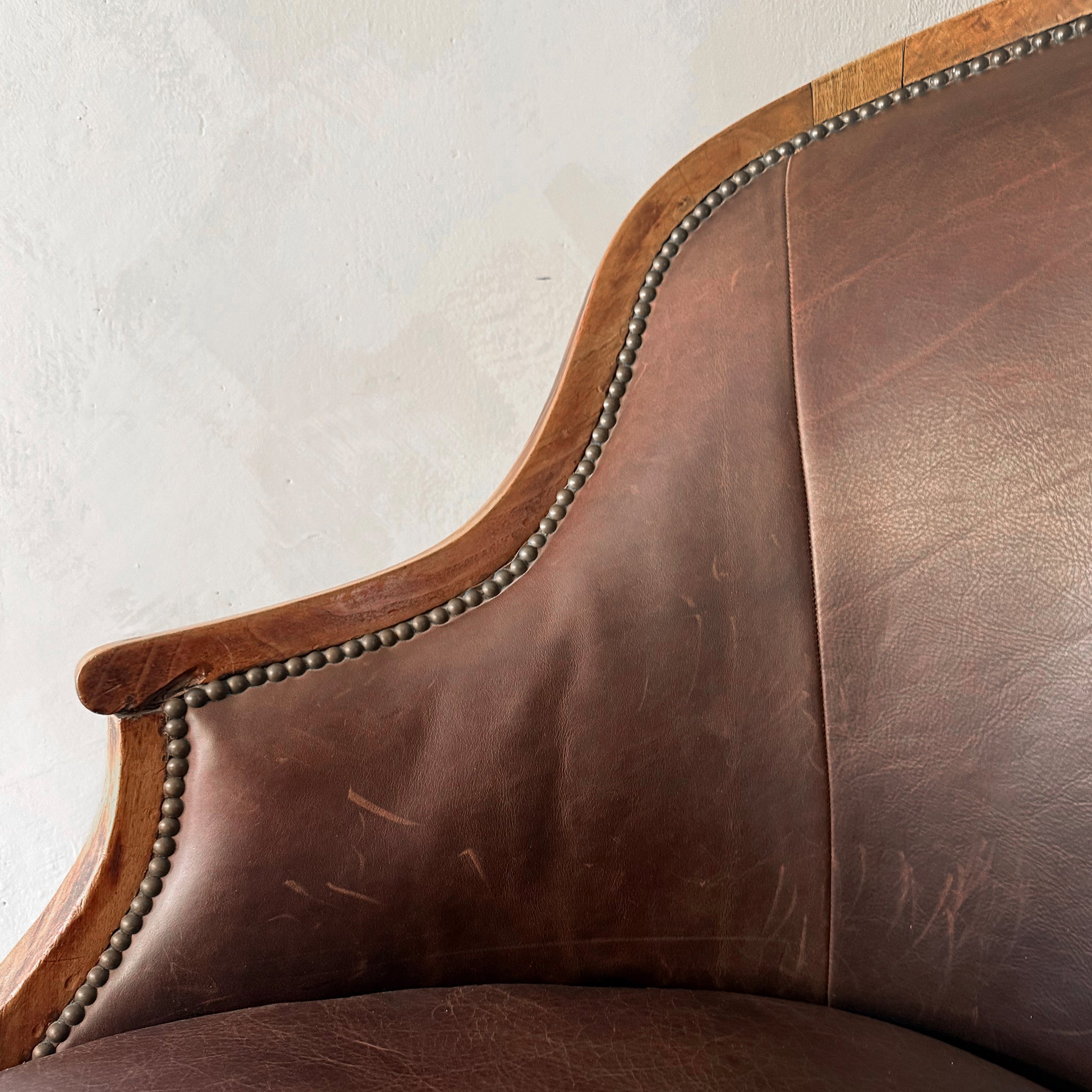 Duchesse Chairs With Ottoman