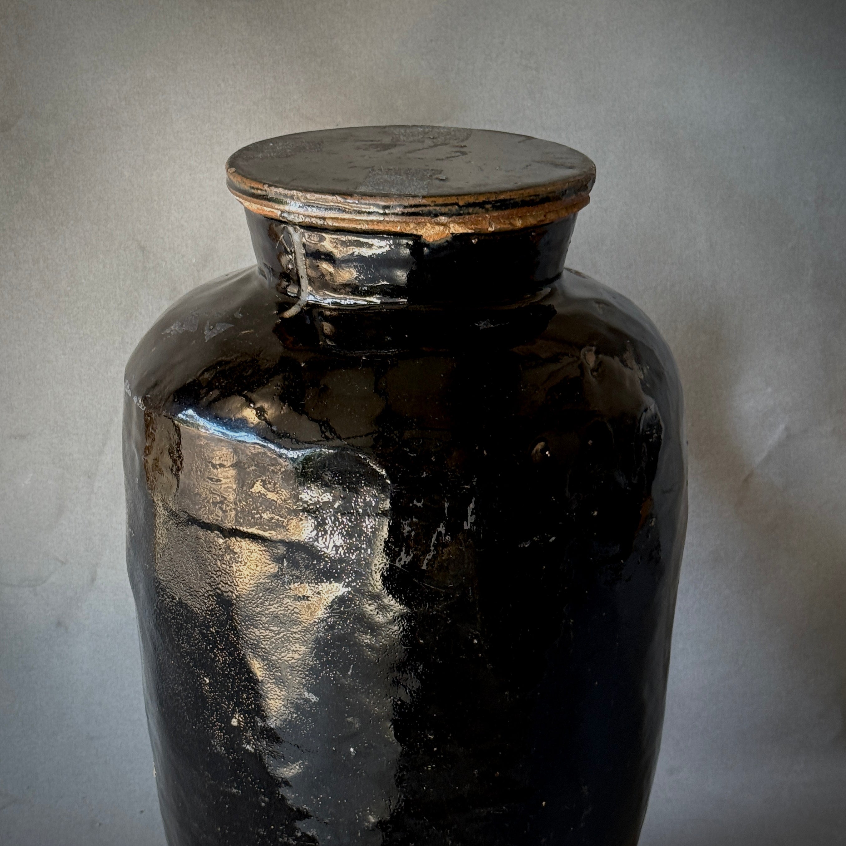 Black Ceramic Pot