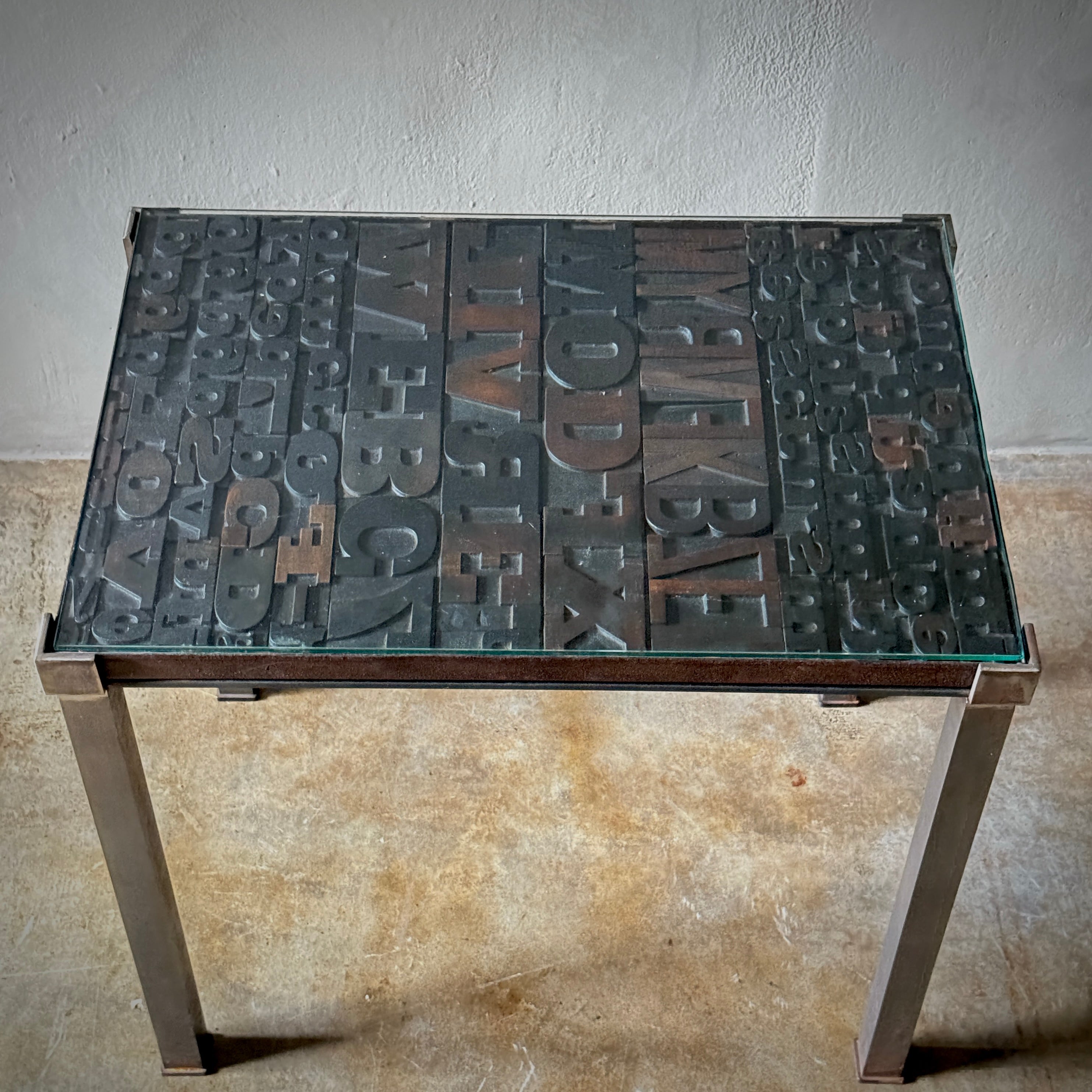 METAL TABLE