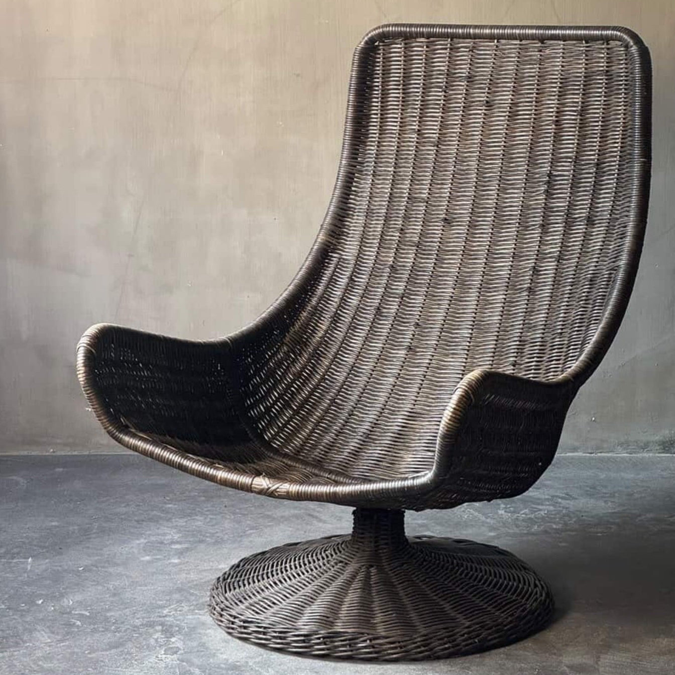 Large Rattan Swivel Lounge Chair
