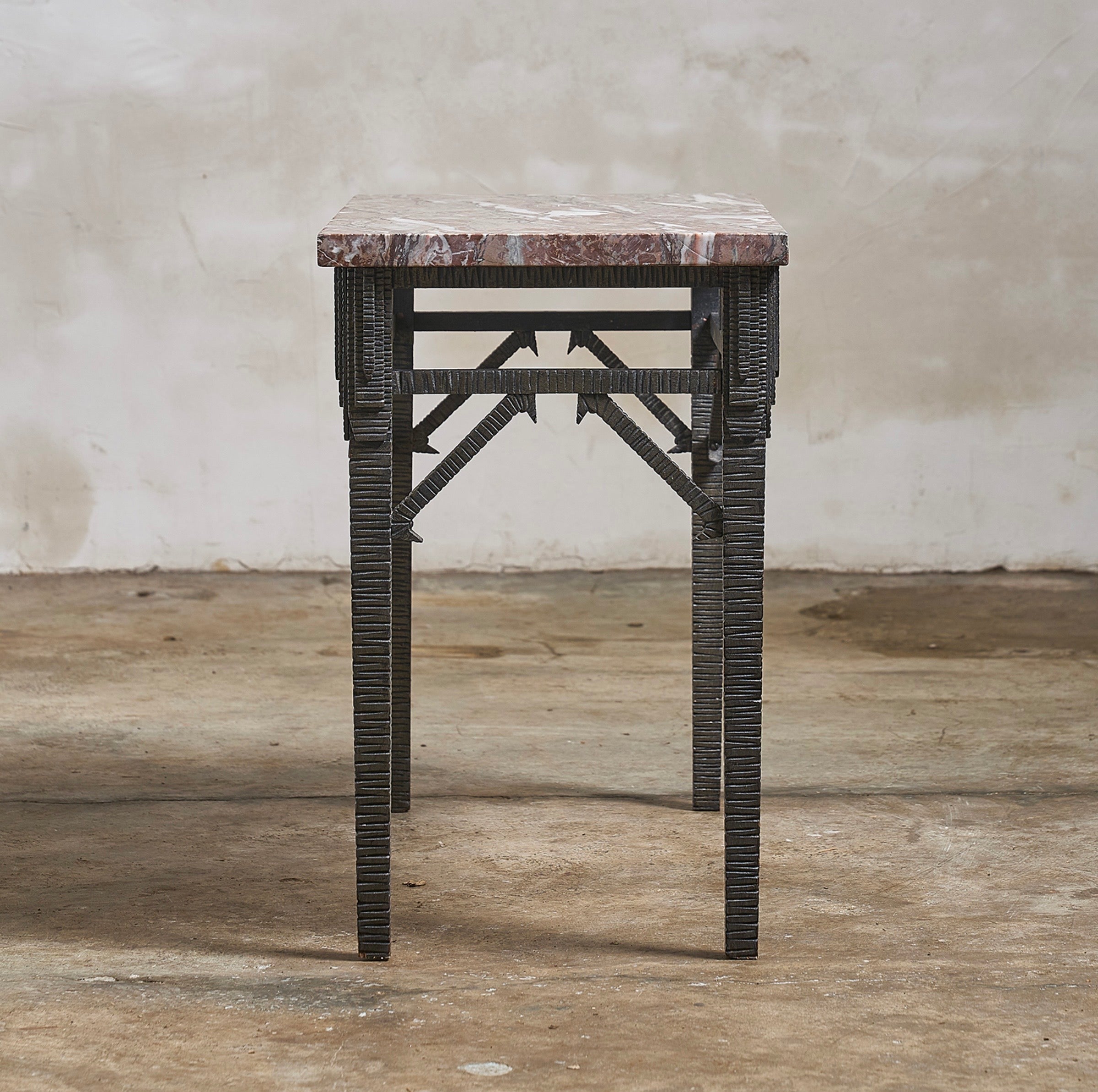 Trompe l’Oeil Table