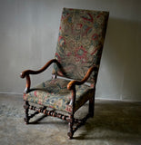 UPHOLSTERED ARMCHAIR